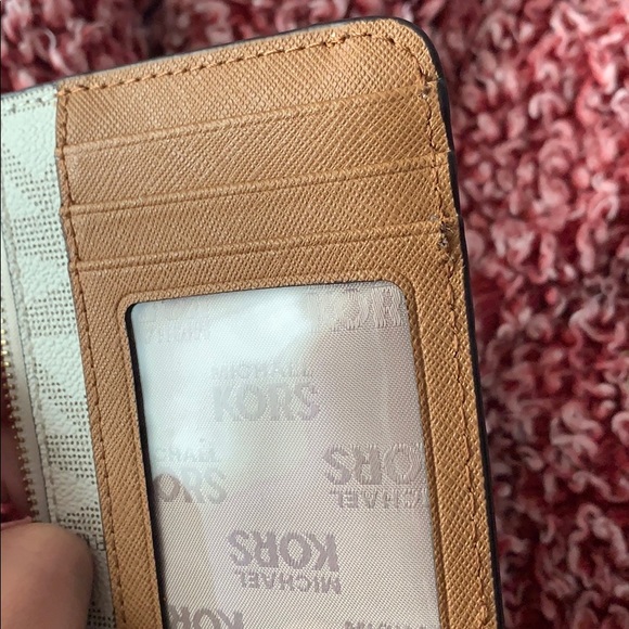 Michael Kors small coin purse - Picture 4 of 4